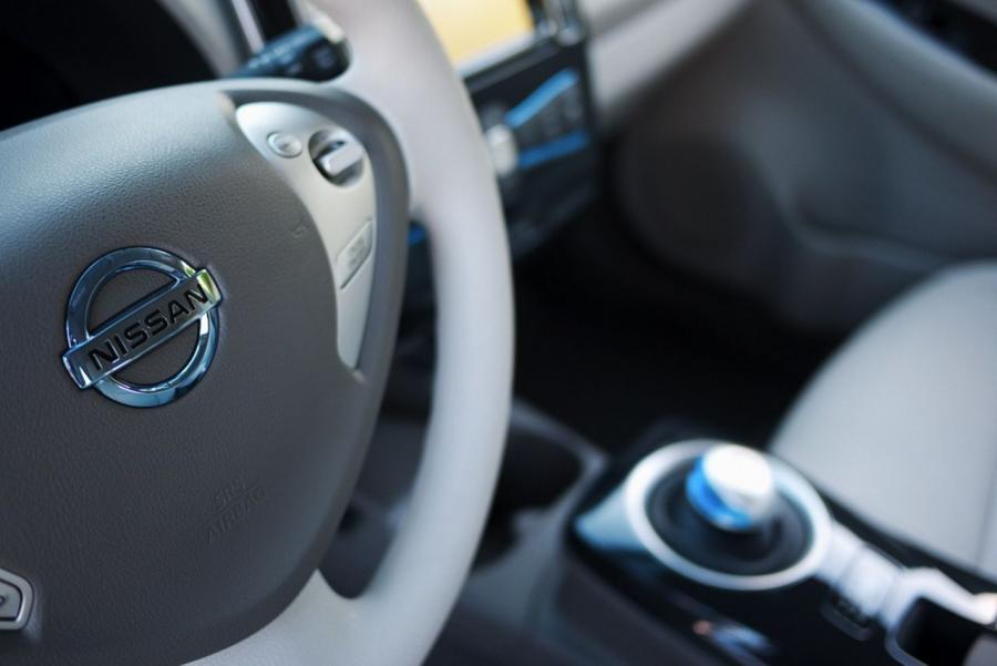  Nissan Leaf 2012 года  (фото 15 из 45)
